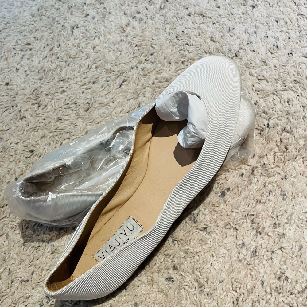 White Italian-made Flats- great for brides/ bridesmaids — includes dye